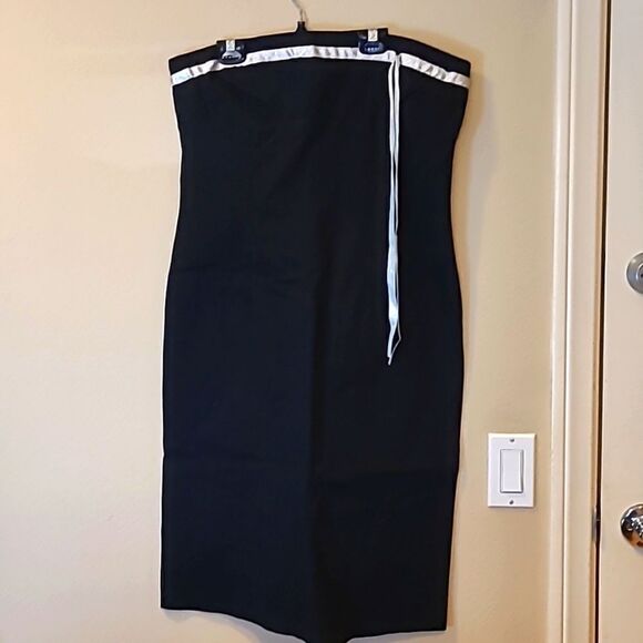Strapless Black dress w Silver Ribbon - Picture 1 of 6
